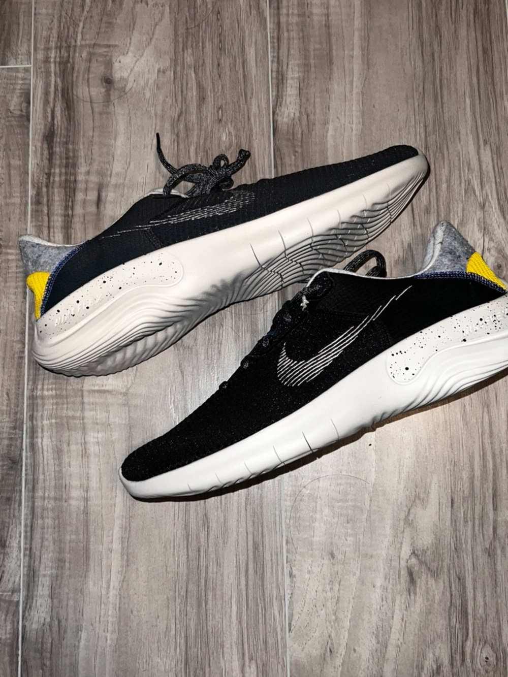 Nike flex experience RN 11 size 10